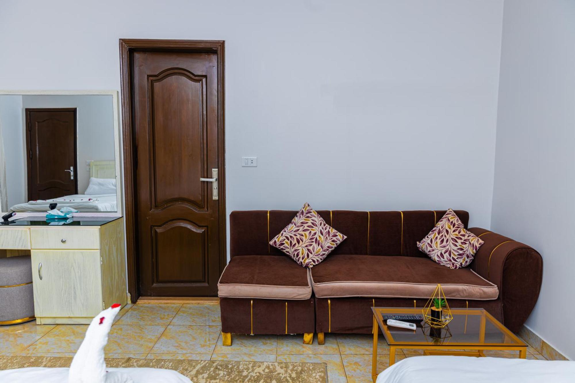 Pyramids Land Palace Kafret el-Gabal エクステリア 写真
